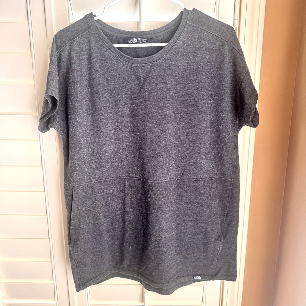 The North Face Womens Medium Grey Short Sleeve Sweatshirt Kangaroo Pocket Top